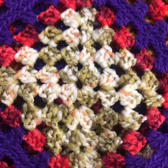 Handmade 1970/80s crochet throw blanket - Picture 5 of 6